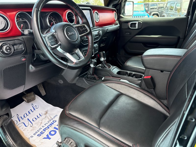 2022 Jeep Gladiator Rubicon  back rack system upgraded bumpers, wench lights, etc. over $6000 in extras