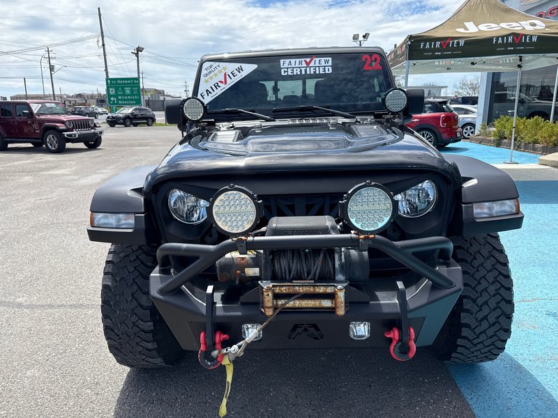 2022 Jeep Gladiator Rubicon  back rack system upgraded bumpers, wench lights, etc. over $6000 in extras