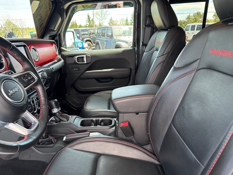2022 Jeep Gladiator Rubicon  back rack system upgraded bumpers, wench lights, etc. over $6000 in extras