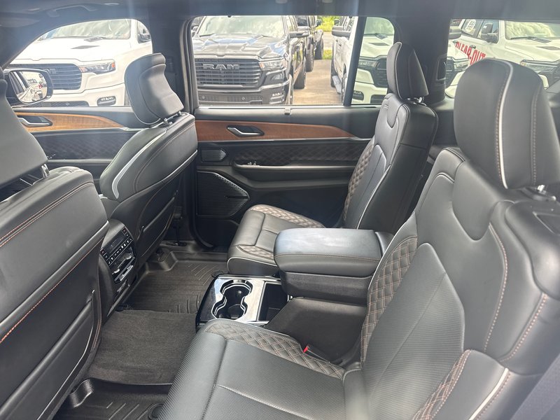 2021 Jeep Grand Cherokee L Summit with  5.7 Hemi McIntosh audio system, event, safety group, McIntosh audio system cool seating massage seating