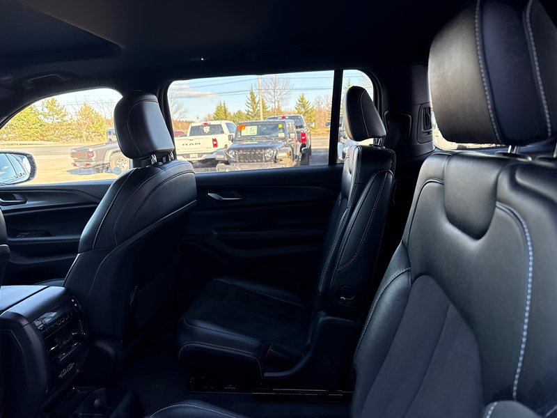 2023 Jeep Grand Cherokee L Altitude Seven passenger with leather wrap sunroof