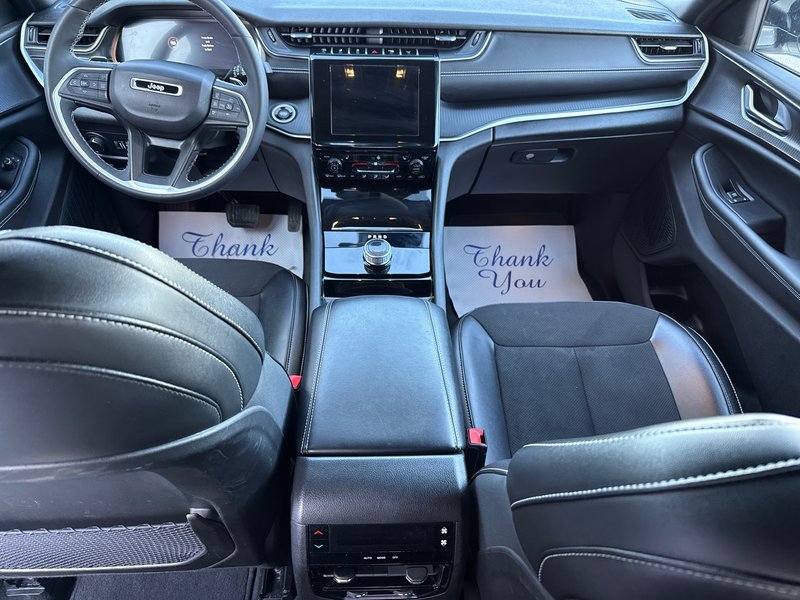 2023 Jeep Grand Cherokee L Altitude Seven passenger with leather wrap sunroof