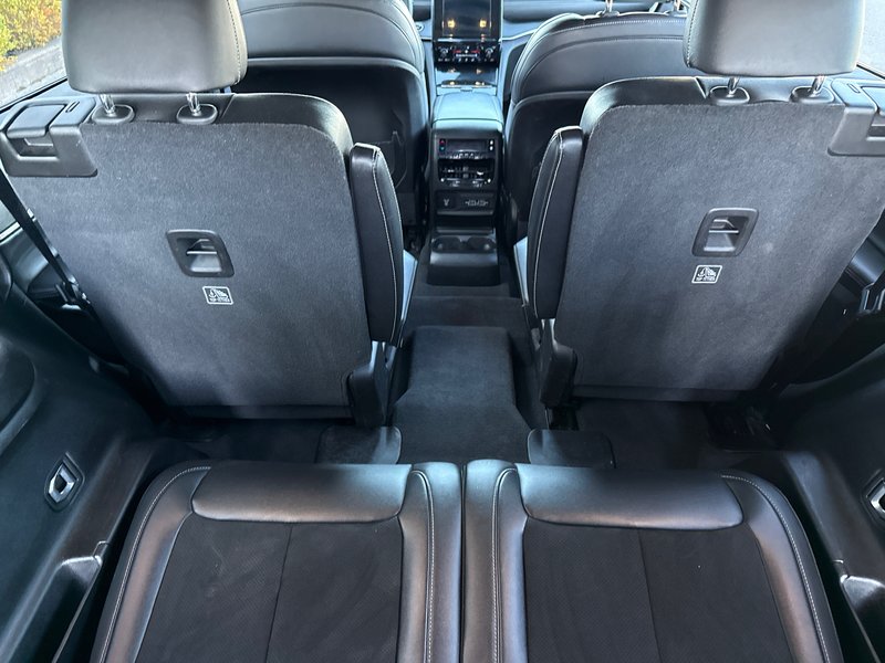 2023 Jeep Grand Cherokee L Altitude Seven passenger with leather wrap sunroof