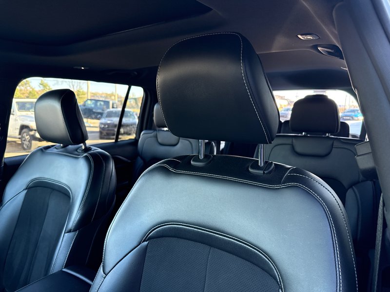 2023 Jeep Grand Cherokee L Altitude Seven passenger with leather wrap sunroof