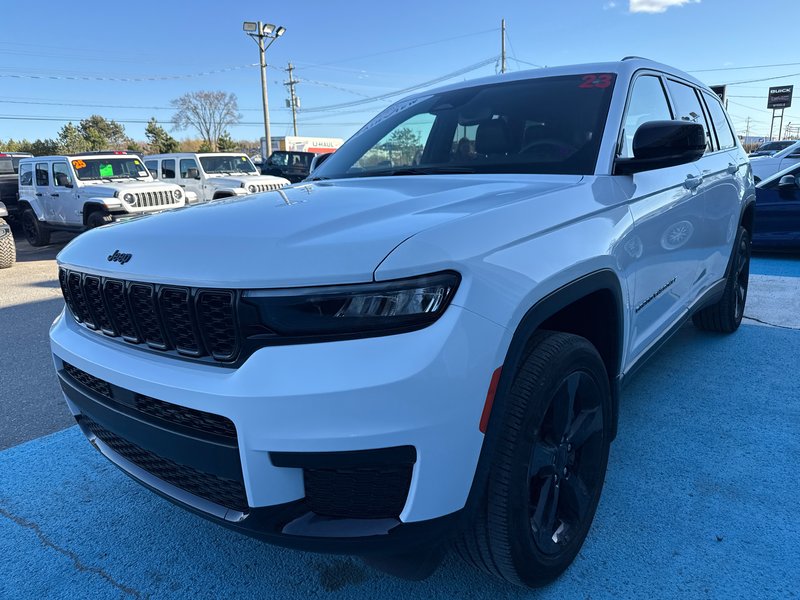 2023 Jeep Grand Cherokee L Altitude Seven passenger with leather wrap sunroof