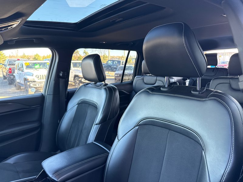 2023 Jeep Grand Cherokee L Altitude Seven passenger with leather wrap sunroof