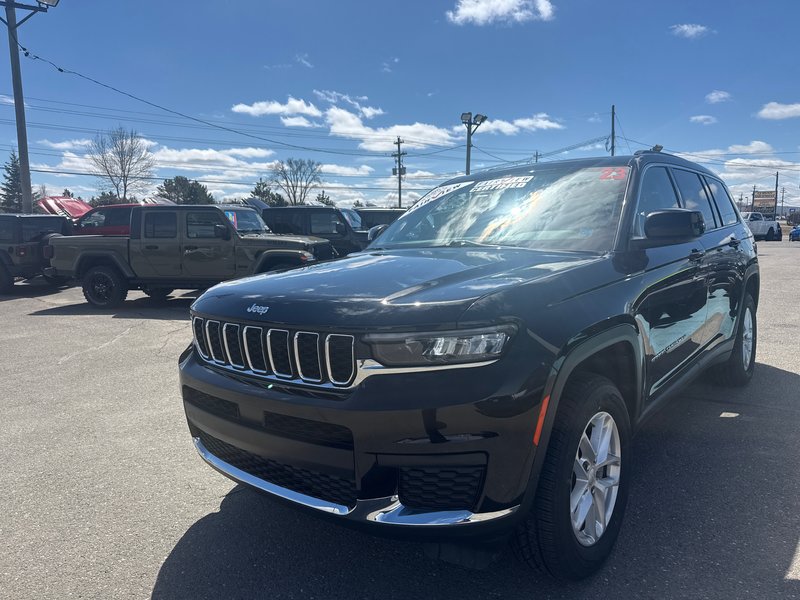 2023 Jeep Grand Cherokee L Laredo Amazing condition heated seats heated wheel, Apple CarPlay