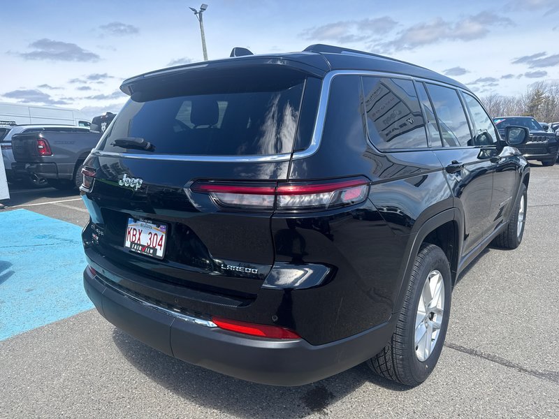 2023 Jeep Grand Cherokee L Laredo Amazing condition heated seats heated wheel, Apple CarPlay