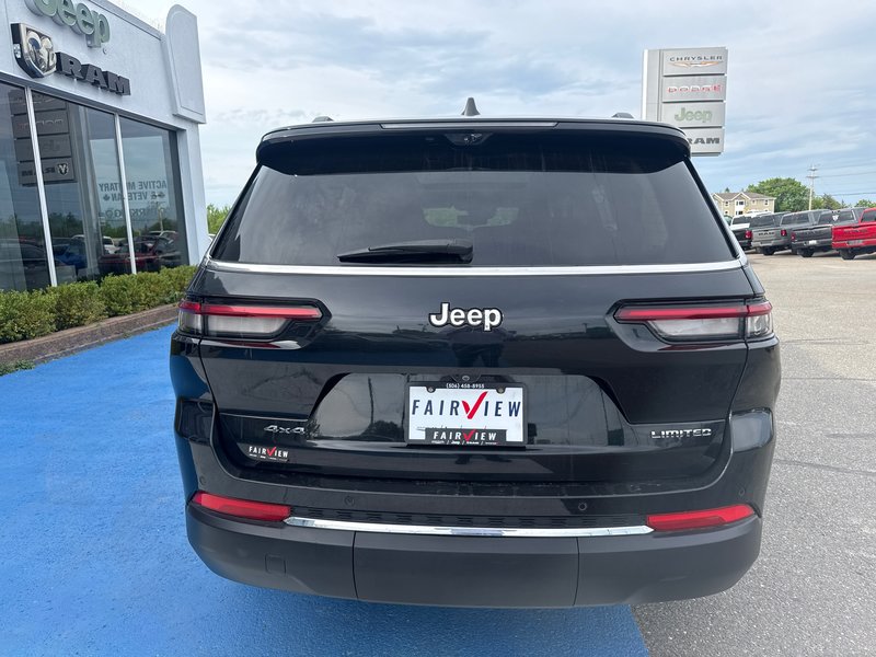 2023 Jeep Grand Cherokee L Limited New tires, new brake brakes, two year safety full panoramic roof