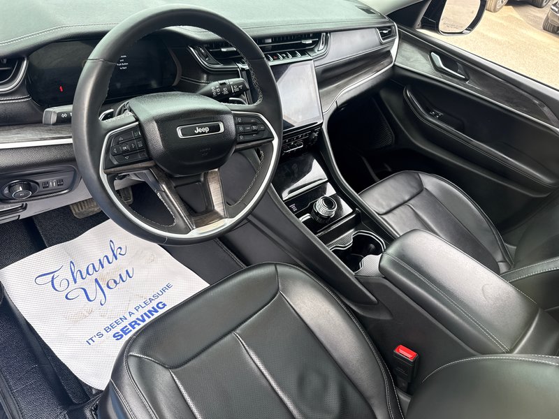 2023 Jeep Grand Cherokee L Limited New tires, new brake brakes, two year safety full panoramic roof