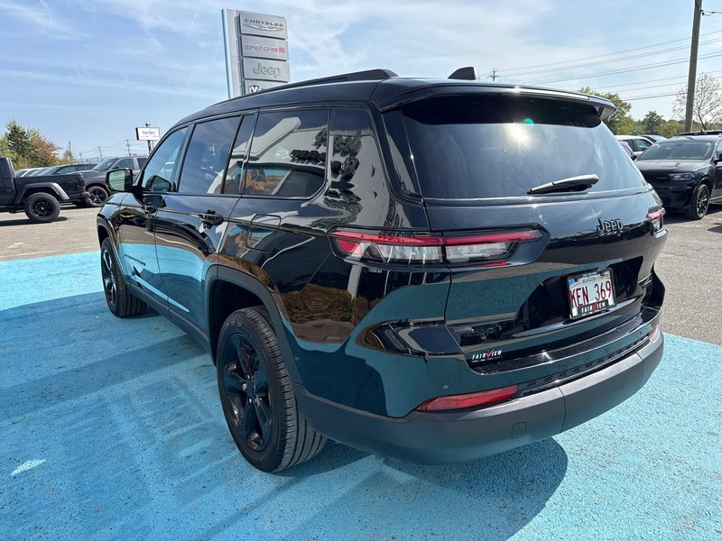 2024 Jeep Grand Cherokee L Limited Seven passenger fully loaded panel roof