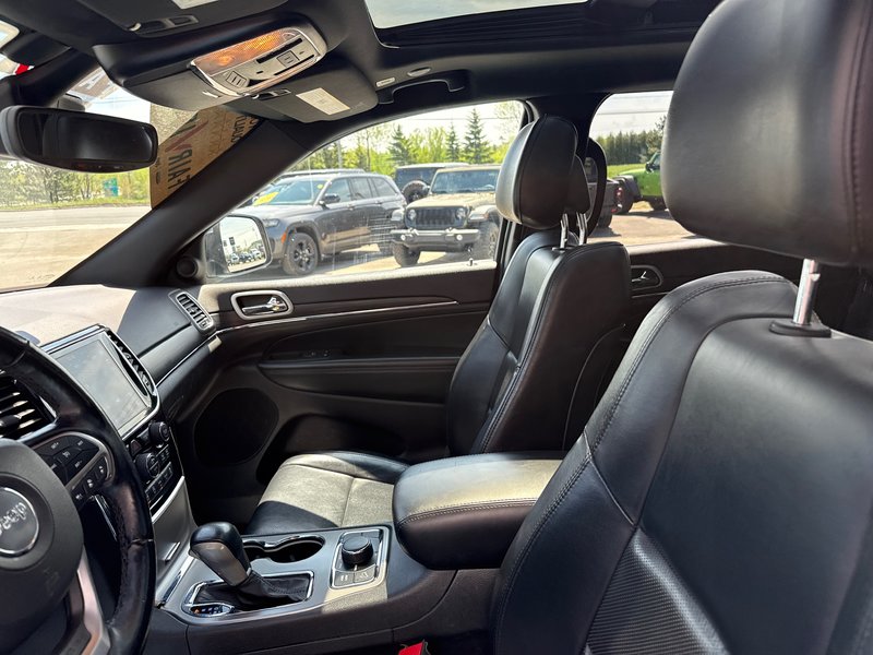 2020 Jeep Grand Cherokee Limited New Michelin tires advanced safety group leather panel roof great condition