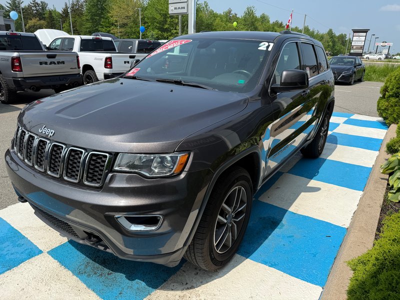 2021 Jeep Grand Cherokee LAREDO