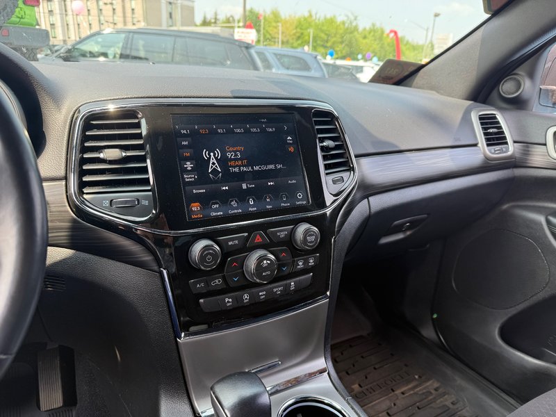 2021 Jeep Grand Cherokee LAREDO