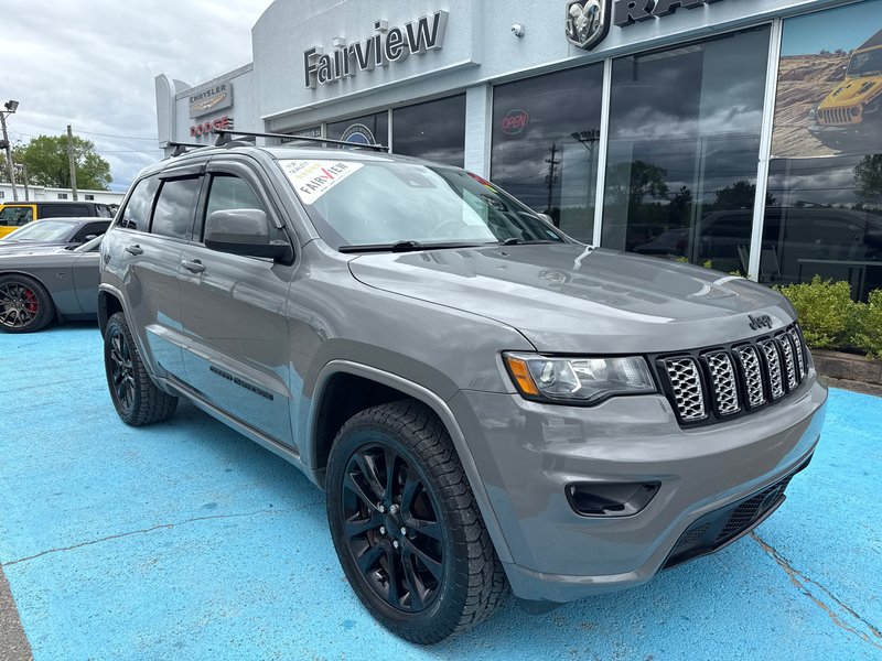 2021 Jeep Grand Cherokee Altitude Upgraded tires, sun and sand group navigation event safety group