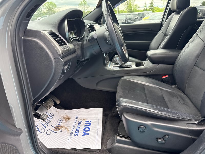 2021 Jeep Grand Cherokee Altitude Upgraded tires, sun and sand group navigation event safety group