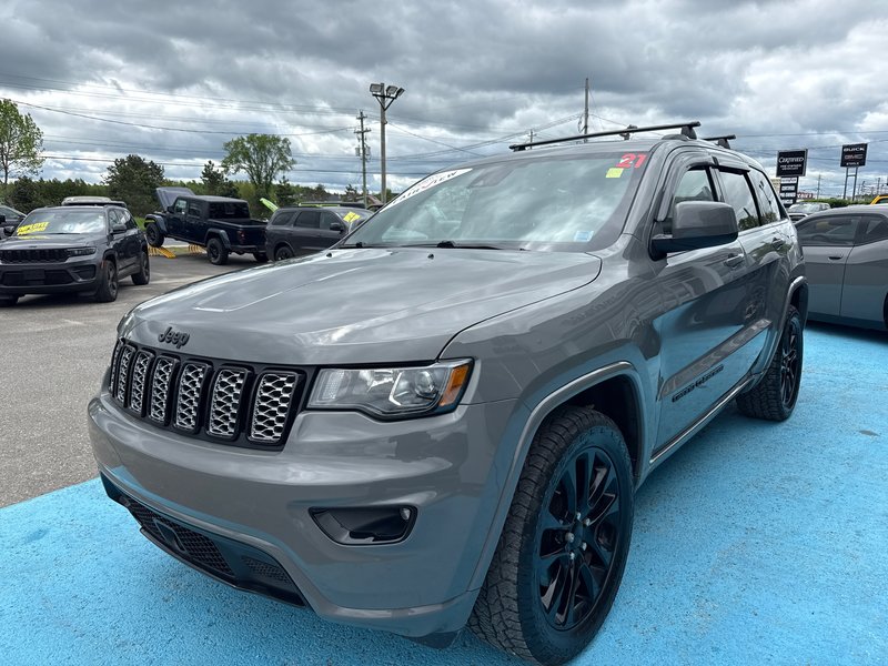 2021 Jeep Grand Cherokee Altitude Upgraded tires, sun and sand group navigation event safety group