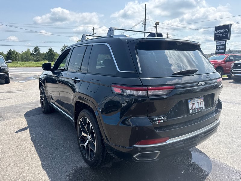 2022 Jeep Grand Cherokee Summit Reserve With a 5.7 hemi producing over 380 hp