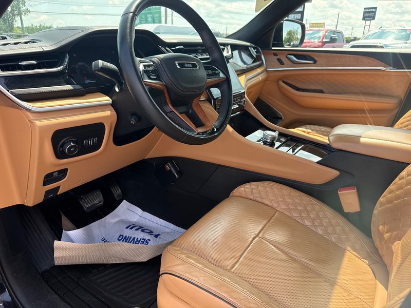 2022 Jeep Grand Cherokee Summit Reserve With a 5.7 hemi producing over 380 hp