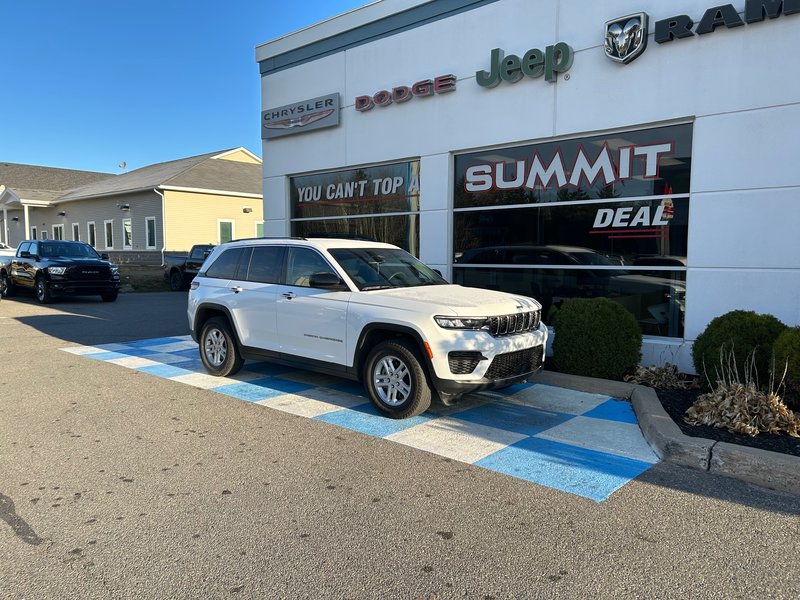 2023 Jeep Grand Cherokee LAREDO