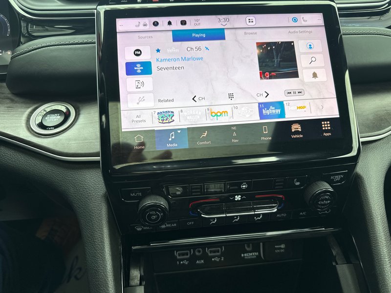 2023 Jeep Grand Cherokee Limited Fully loaded panoramic sunroof, three TVs, leather, etc.