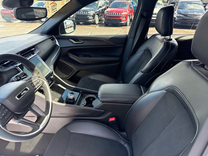 Jeep Grand Cherokee Altitude 2024
