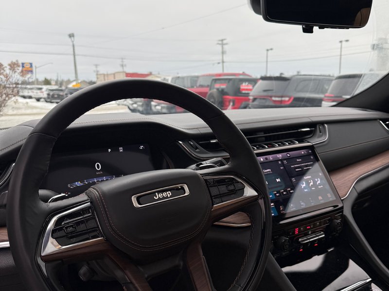 2024 Jeep GRAND CHEROKEE SUMMIT