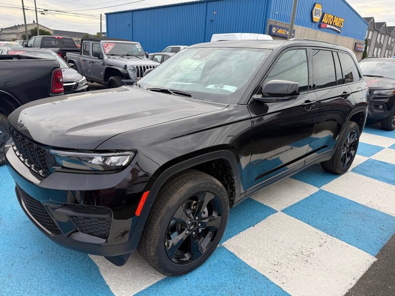 Jeep Grand Cherokee LAREDO ALTITUDE 2025