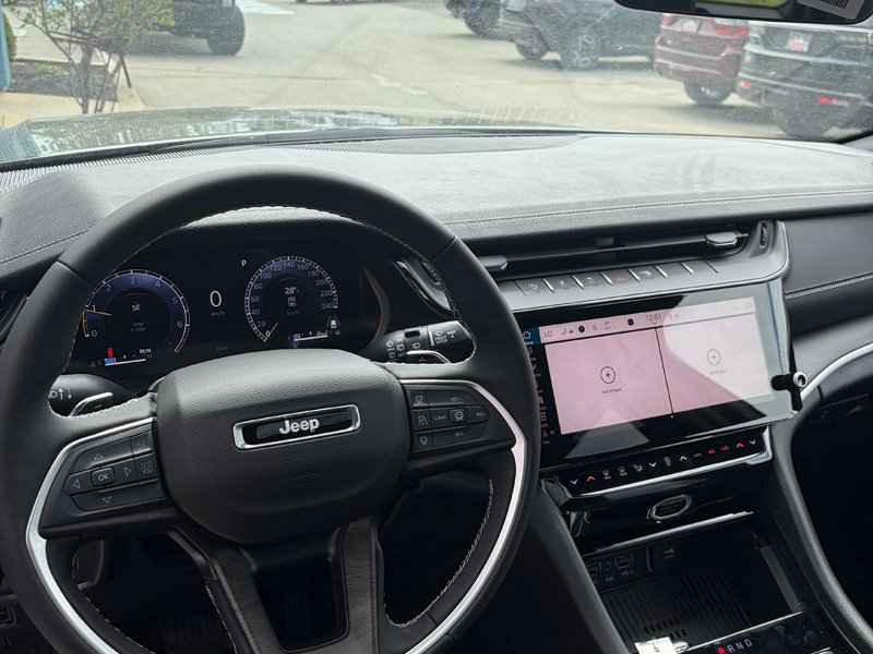 2026 Jeep Grand Cherokee ALTITUDE