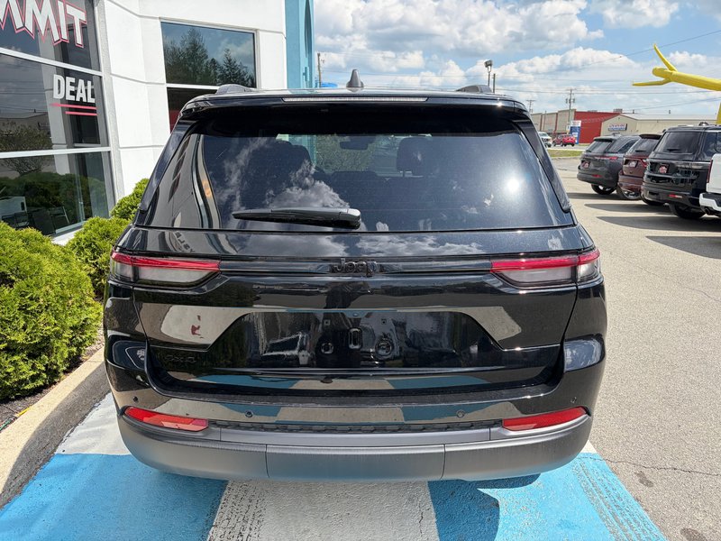 2026 Jeep Grand Cherokee ALTITUDE