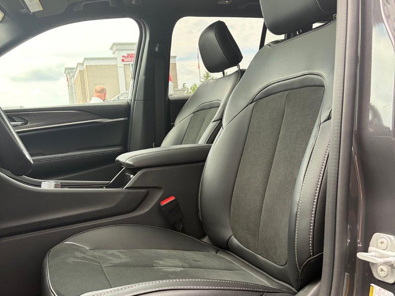 2026 Jeep Grand Cherokee ALTITUDE