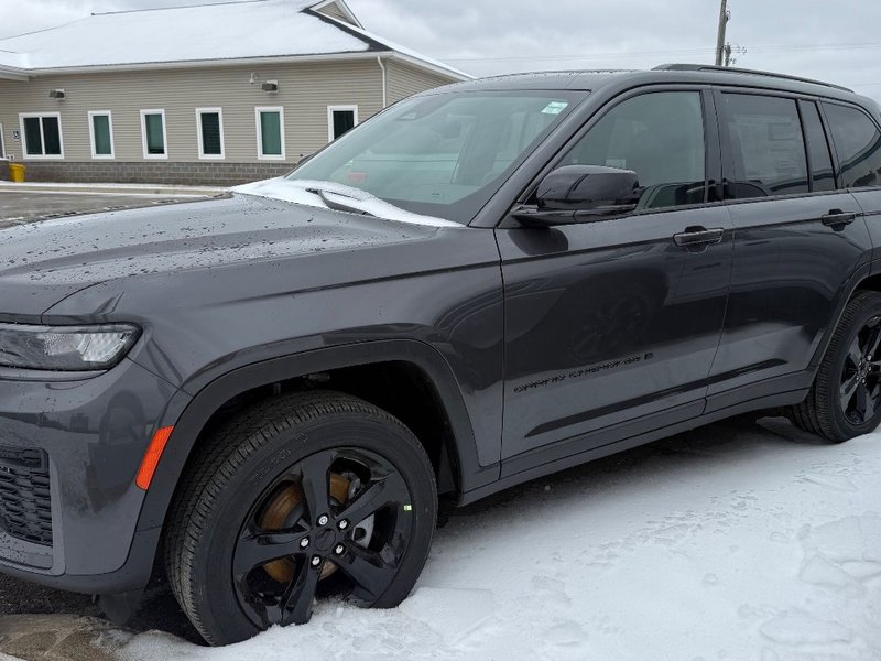 2026 Jeep Grand Cherokee ALTITUDE