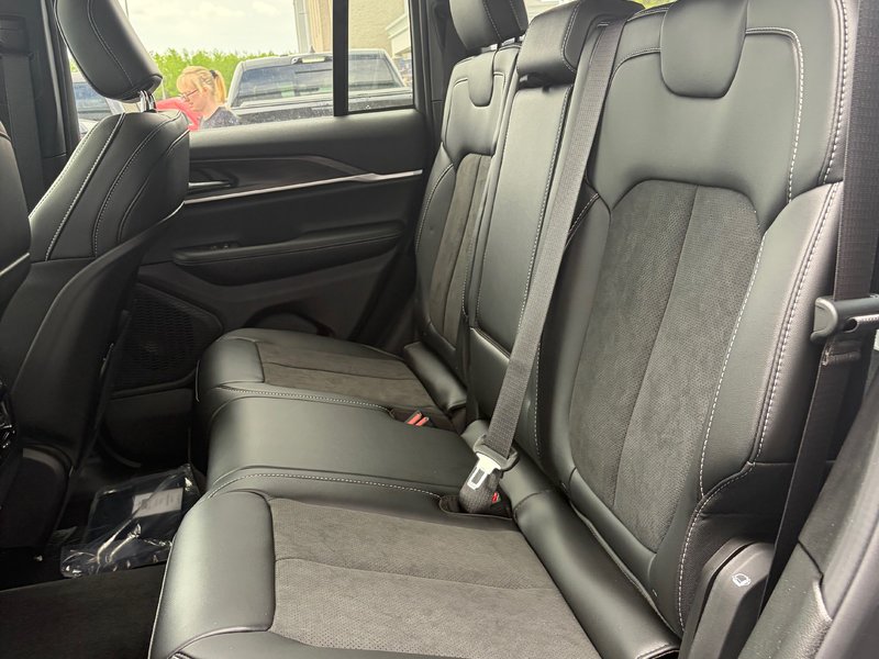 2026 Jeep Grand Cherokee ALTITUDE