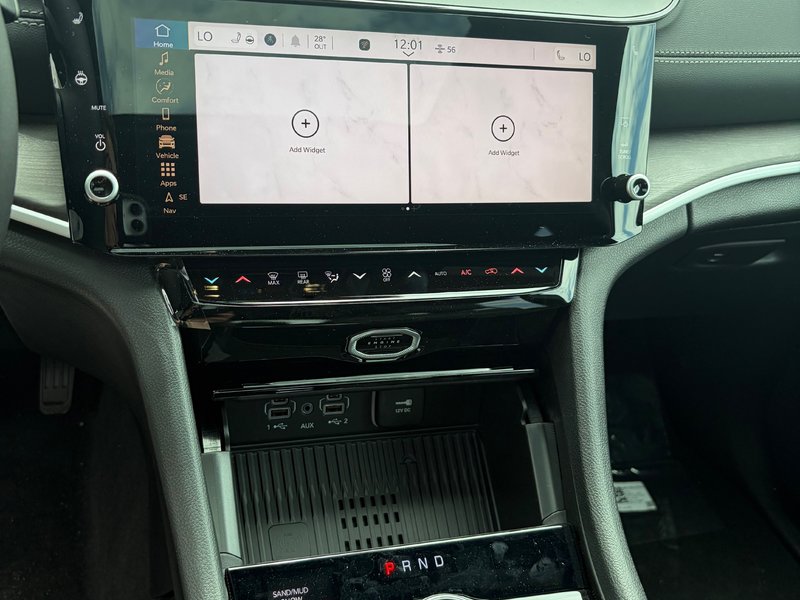 2026 Jeep Grand Cherokee ALTITUDE