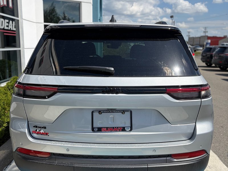 2026 Jeep Grand Cherokee ALTITUDE