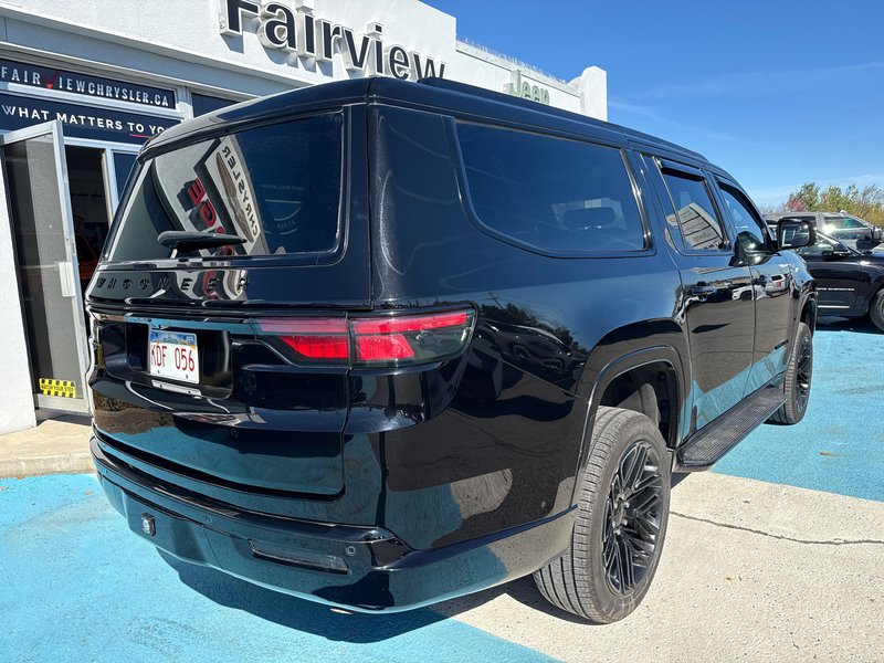 Jeep Wagoneer L Series II Carbide 2023