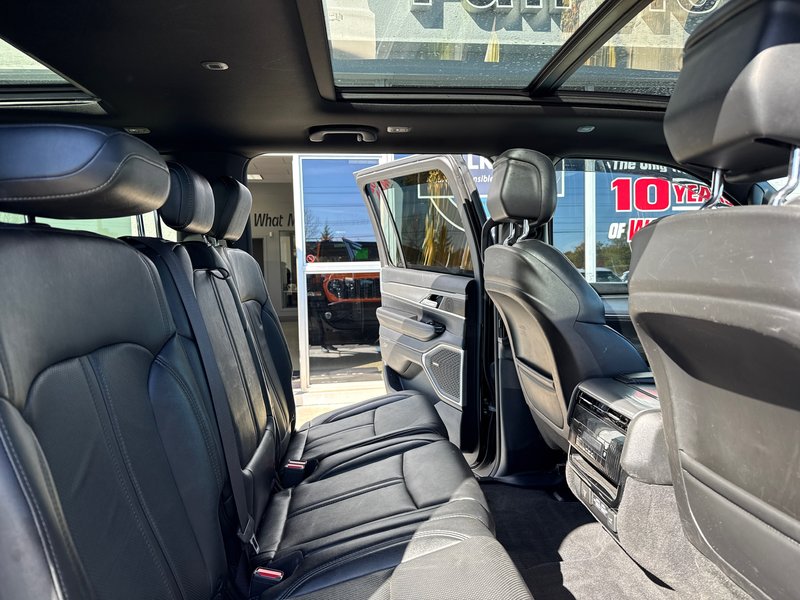 Jeep Wagoneer L Series II Carbide 2023