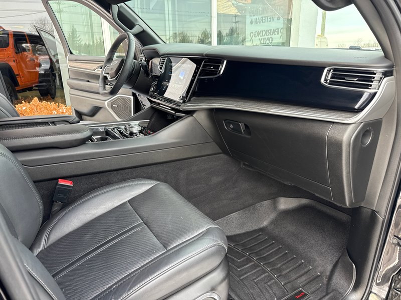 Jeep Wagoneer Series III 2022