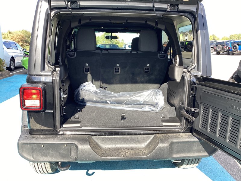 2025 Jeep WRANGLER 4-Door SPORT