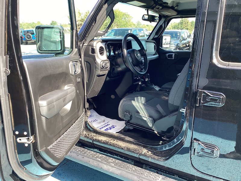 2025 Jeep WRANGLER 4-Door SPORT