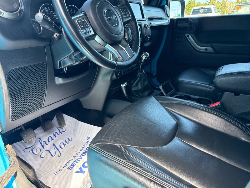 2018 Jeep WRANGLER JK UNLIMITED Sahara smoky Mountain edition In absolutely amazing condition, leather navigation, tire wheel kit package