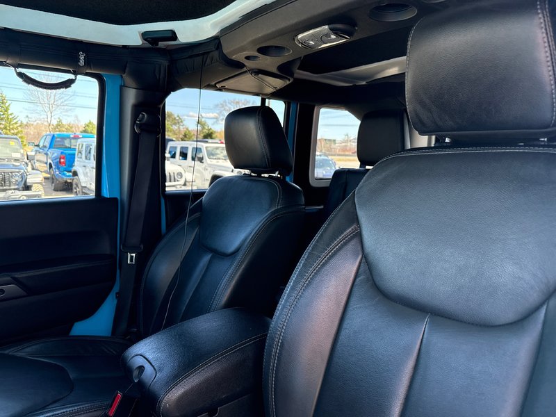 2018 Jeep WRANGLER JK UNLIMITED Sahara smoky Mountain edition In absolutely amazing condition, leather navigation, tire wheel kit package