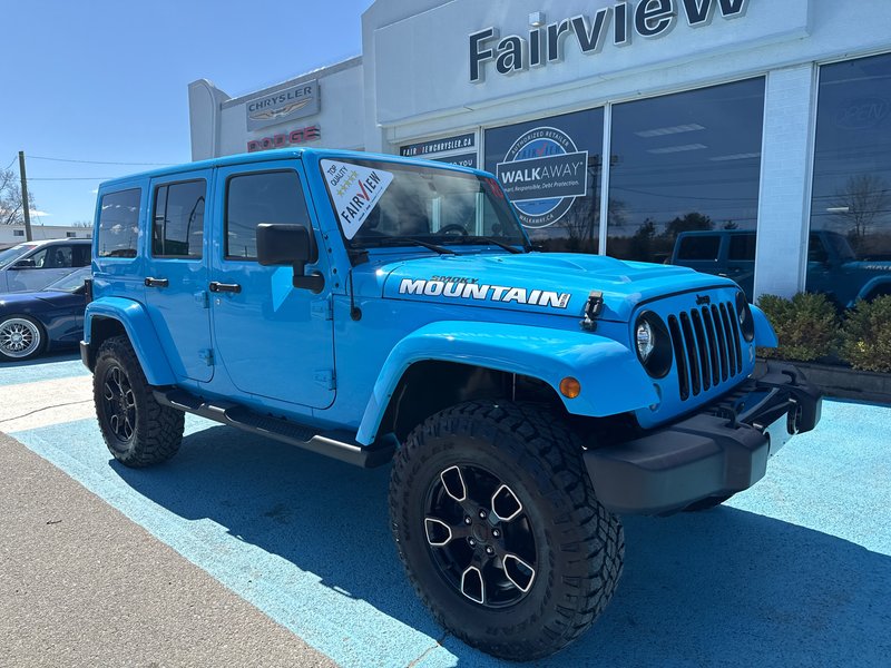 2018 Jeep WRANGLER JK UNLIMITED Sahara smoky Mountain edition In absolutely amazing condition, leather navigation, tire wheel kit package