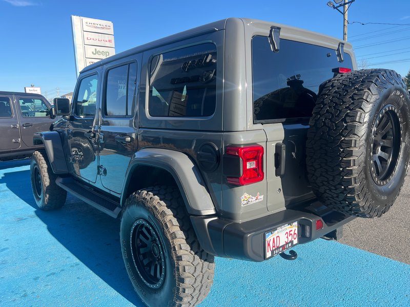 2020 Jeep Wrangler Unlimited Sahara Altitude 35 inch tire and wheel package