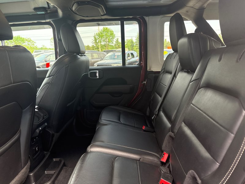 2021 Jeep Wrangler Unlimited Sahara leather loaded Fox lift kit, package brand new Rubicon rims and wild teak tires !!