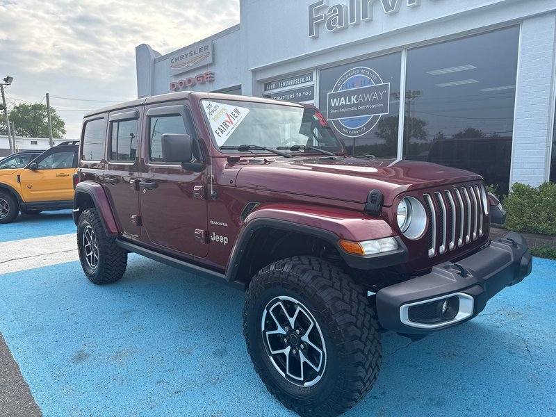 2021 Jeep Wrangler Unlimited Sahara leather loaded Fox lift kit, package brand new Rubicon rims and wild teak tires !!