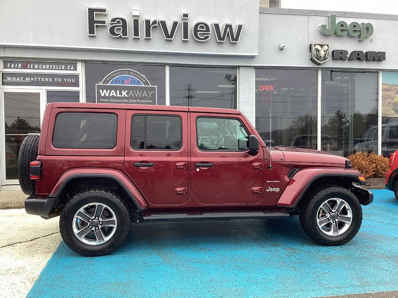 2022 Jeep Wrangler Unlimited Sahara Matching top, leather loaded