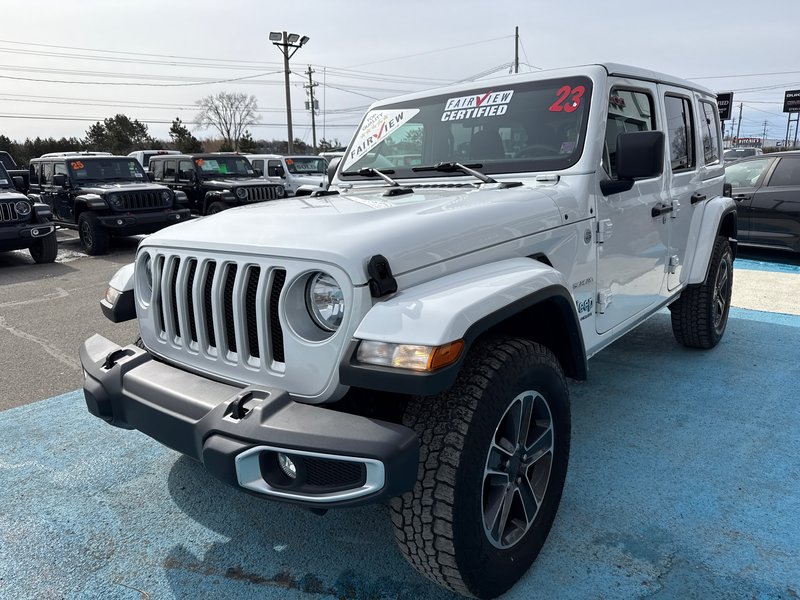 2023 Jeep Wrangler Sahara Upgraded KO2 tires colour matching top