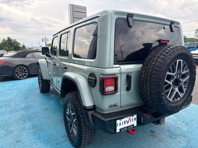 2023 Jeep Wrangler Rubicon New tires