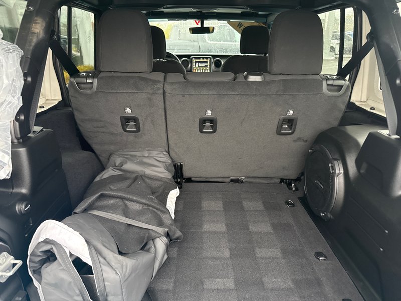 2023 Jeep Wrangler Willys Navigation and heated seats